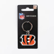 Load image into Gallery viewer, NFL Cincinnati Bengals 3D Metal Keychain Packaging