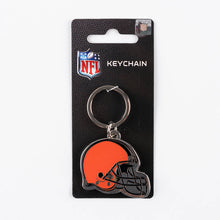 Load image into Gallery viewer, NFL Cleveland Browns 3D Metal Keychain Packaging